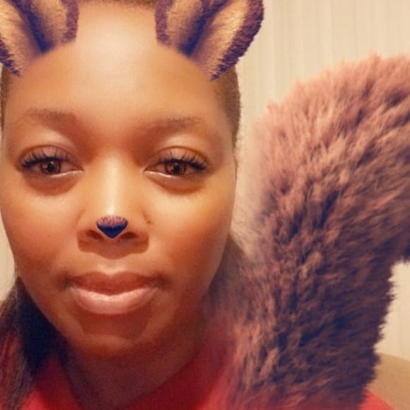 Meet your Posher, Yolanda - Picture 1 of 1